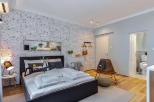 Adria Square Studios 