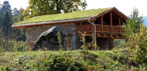 Cabana Casa de Piatra, de la Mara