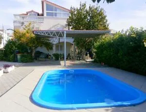 Apartment and Rooms Ivana - Tribunj