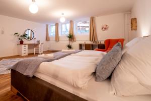 Erholungsreich - Große familienfreundliche Ferienwohnung in ehemaliger Kirche