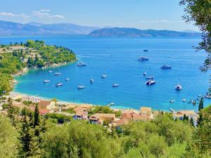 Villa Eleni Kalami with private pool by DadoVillas