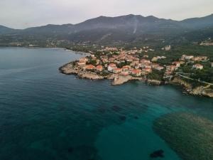 Magnificent, Authentic Private Villa and the Guest house