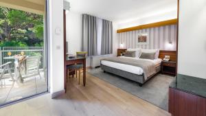 Limited Offer - Double Room with Balcony and Park View - Half Board Included room in Hotel Uvala