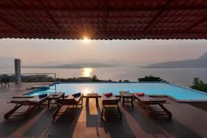 StayVista's Princess - A Villa with Infinity Pool & Breathtaking Views - Mulshi