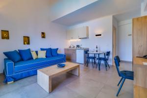 Theros Villas & Suites