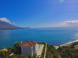 Seafront Villa Kefaloniaprivatevillas