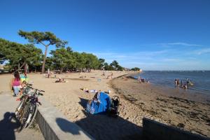 Maisons de vacances Villa renovee 9 personnes proche de la plage du Betey : photos des chambres