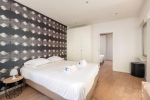 Spacious apartment-2BR-6P-Boulevard Saint-Germain