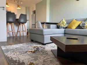 CJ’s OceanCityView Modern Secure 1 bed apartment