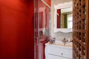 RoomQuest Rimrabeang at Amphawa