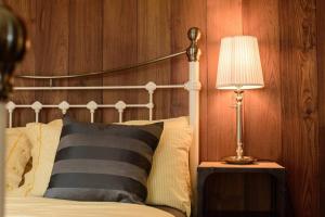 RoomQuest Rimrabeang at Amphawa