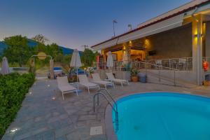 Theros Villas & Suites