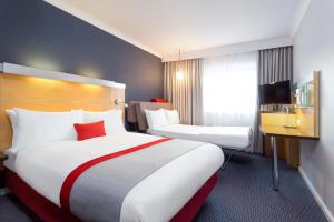 Standard Double Room with Sofa Bed and Free Hot Breakfast room in Holiday Inn Express Southampton - M27 J7 an IHG Hotel