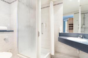 Standard Twin Room with Free Hot Breakfast room in Holiday Inn Express Southampton - M27 J7 an IHG Hotel