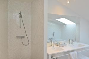 Hotels Hotel & Spa Harretchea, Cote Basque : Suite