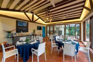 SaffronStays Foresta by the Lake - 6BR veg-only pool estate with lake views, lawns, gazebo & sports court in Kamshet