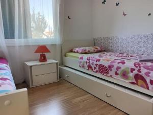 Holiday apartment in Tribunj with balcony, air conditioning, WiFi, washing machine 5040-1