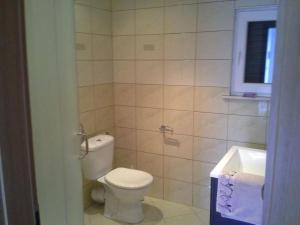 Holiday apartment in Tribunj with balcony, air conditioning, WiFi, washing machine 5040-1