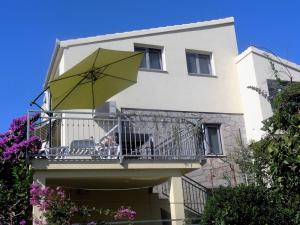 Apartment in Okrug Gornji with sea view, terrace, air conditioning, WiFi 5046-2 