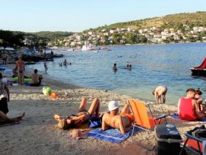 Apartment in Okrug Gornji with sea view, terrace, air conditioning, WiFi 5046-2 