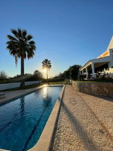 Casa Esperança - carefree living with big private pool and great views
