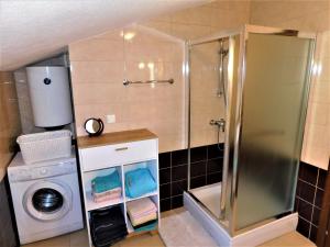 Apartman "Sabine" with heated pool
