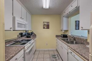 1st-Floor Resort Condo in PCB - Walk to Beach!
