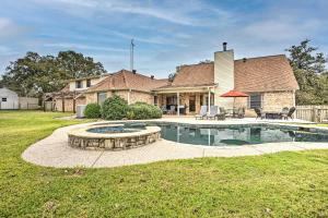 Gainesville Home with Outdoor Oasis, 16 Mi to Lake