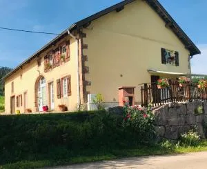 Aux Trois Gîtes - 沃洛格河畔格朗热