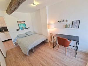 Appartements GregBnb-com - T2 Design 38m2 - Toulon Est - Wifi Fibre - n7 : photos des chambres