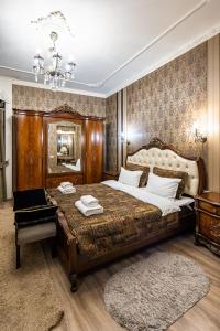 Classic Royal central apartment. Balcony and AC