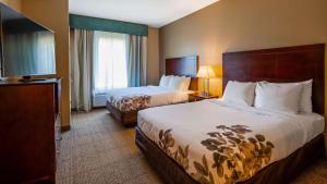 Queen Suite with Two Queen Beds room in Best Western Dothan Inn & Suites