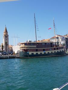 Boat & breakfast