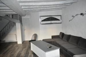 Maisons de vacances Gite LE LOGIS De La CHARNIE Confort pour 14 personnes a Chemire-En-Charnie : photos des chambres