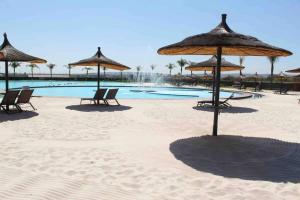 Crystal lagoon View 3Bed Apartment