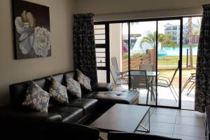 Crystal lagoon View 3Bed Apartment