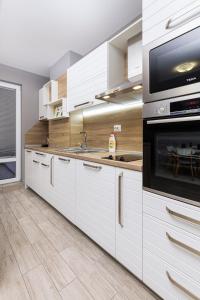 Beautiful 1BD Apartment with a Parking Spot