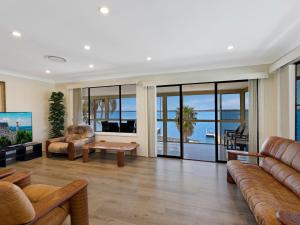 Toukley Waterfront House