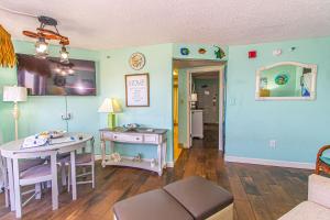 Ocean View King Suite Monterey Bay 1411 Sleeps 7 Guests