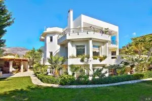 In White Villa - Ólimbos