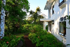 Villa Corazón - private beach at Lake Arenal