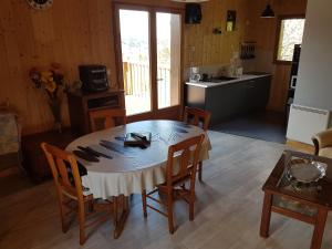 Chalets Chalet montagnard Perce Neige avec terrasse plein sud-5 personnes : photos des chambres