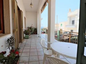 casa vicino mare ( sea rocks cottage)