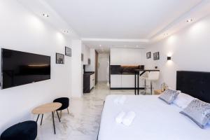 Large studio - 50m Cannes beach - terrace sea view