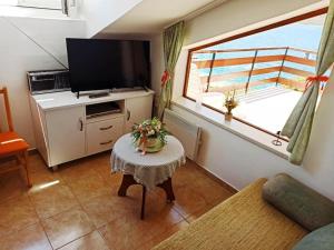 Apartment in Okrug Gornji with sea view, terrace, air conditioning, W-LAN 5045-1