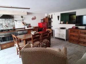 Un apartamento vacacional con detalles de un hogar - Los Rosales