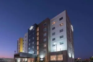 Microtel Inn & Suites by Wyndham Guadalajara Sur - 阿吉吉克