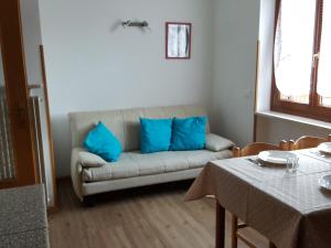 One-Bedroom Apartment with Garden View
