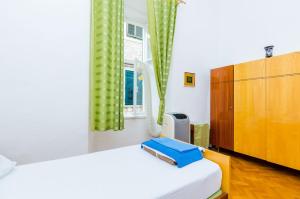 Two Stars Two Beds Downtown Apartment