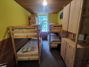  Single Bed in Dormitory Room with Shared Bathroom room in Hostel pod Voglom